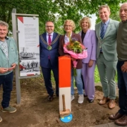 Gruppenfoto mit Holzhammer Foto Stadt Bocholt