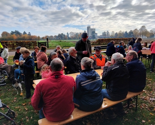 Abschluss der Pflanzaktion an der Offenen Grenzforte, Foto Johannes Hoven Abschluss der Pflanzaktion an der Offenen Grenzforte, Foto Johannes Hoven